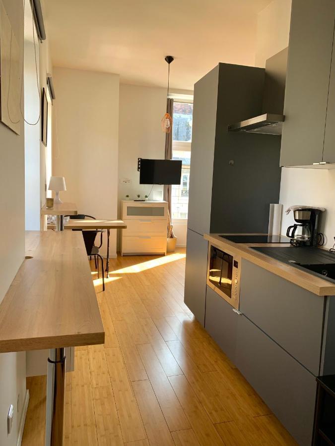 Les Fabuleux Appartements Du Coeur De Ville - Place Victor Hugo Безансон Екстер'єр фото