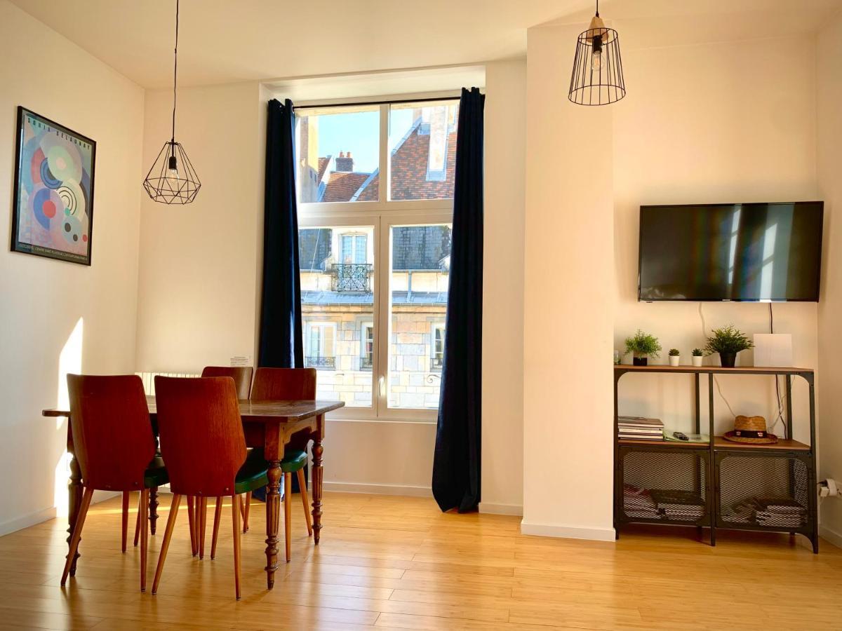 Les Fabuleux Appartements Du Coeur De Ville - Place Victor Hugo Безансон Екстер'єр фото